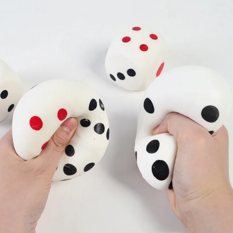 لعبة النرد السكويشات لينة بطيئة الارتفاع كبيرة 6 جوانب النرد مع النقاط الإجهاد الإغاثة الاطفال اللعب جمع الدعائم الزخرفية