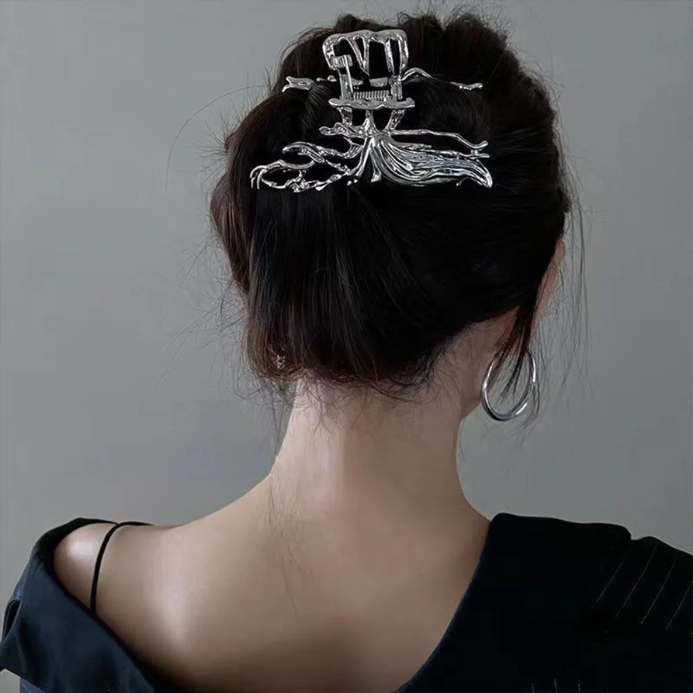 Y2K Geometric Hair Claw Clip Korean Silver Black Butterfly Metal Shark Clip High Ponytail Elegant Headdress Styling Tool