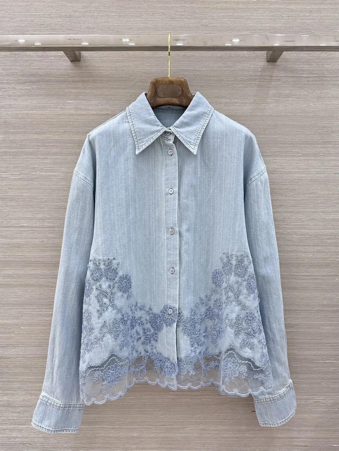

3D Flower Decoration Women Denim Shirt 100% Cotton Long Sleeve Single Breasted Turn-down Collar Fashion Female Blouse Top