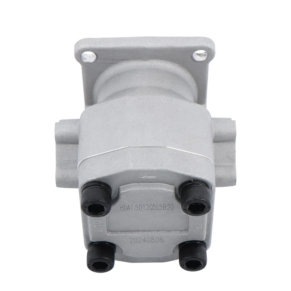 Metal Hydraulic Pump 67211 76100 67211 76102 Silver Finish for Kubota B4200D B5100D B5100E B6100D B6100E B7100D B7100HST