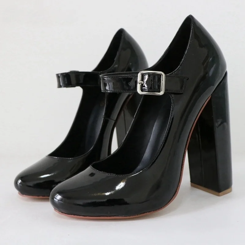 Arden Furtado Lackleder-Schuhe mit Schnalle, hochhackige Schuhe mit runder Spitze, klobige Absätze, Pumps mit Ein-Wort-Schnalle, Mary-Jane-Schuhe