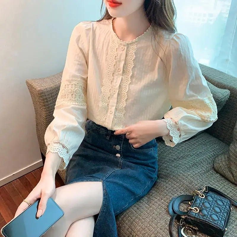 Sweet O-Neck Spliced Button Lace Blouses Women\'s Clothing 2023 Autumn Winter Loose Casual Tops Princess Sleeve Shirts