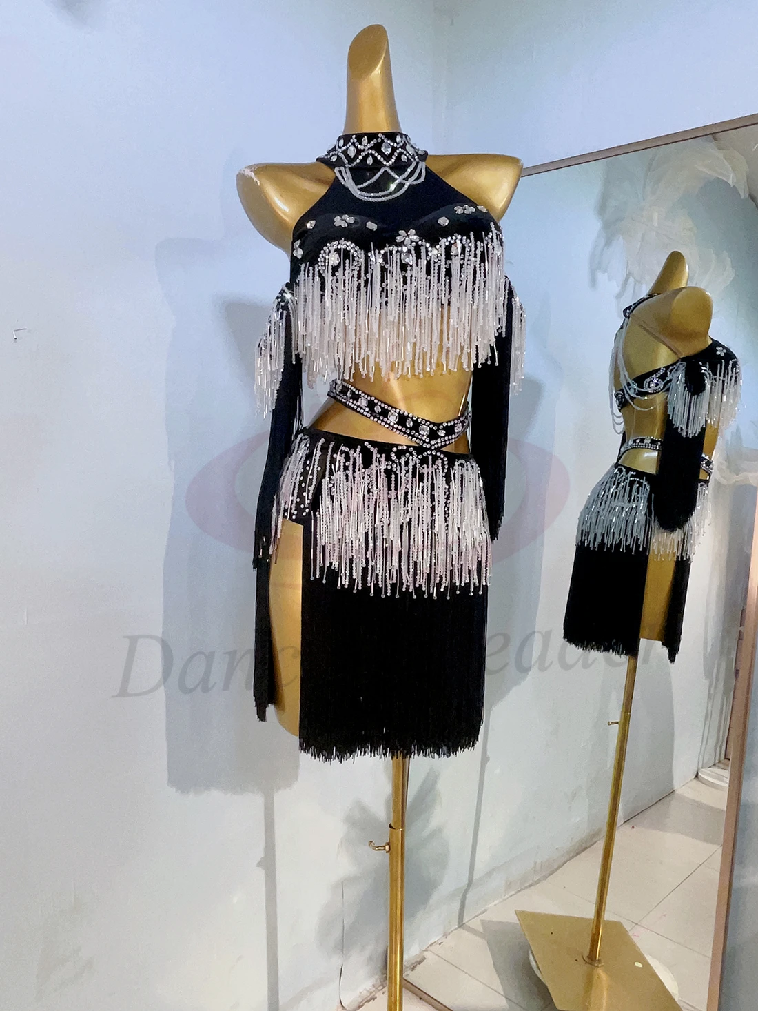 ラテンダンスダイヤモンド女性のハイエンドカスタマイズされたクリスタルビーズチューブタッセルスプリットスカートサンバダンスドレスパフォーマンスドレス