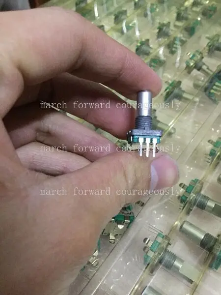10pcsNew for TTC potentiometer R11EC with 20-step stepping function capable of 360-degree rotation 15mm flat shaft potentiometer