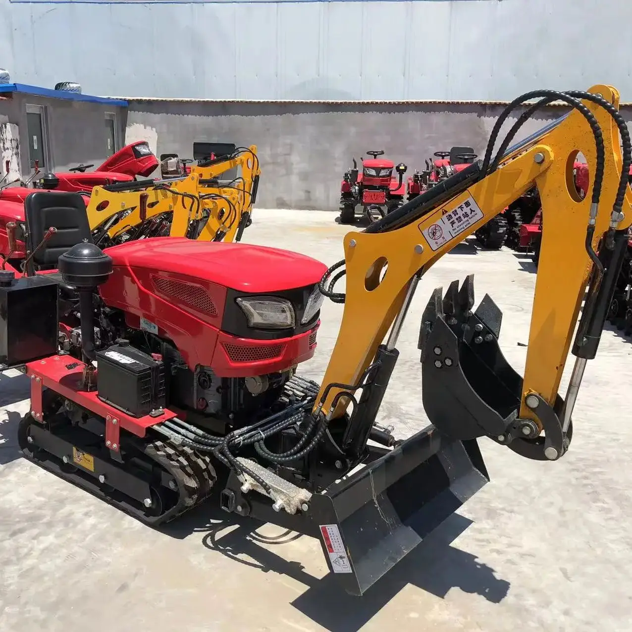 

Customized Durable Agricultural Mini Cultivator Multi-Functional Cultivator Tiller Crawler Tractor with Excavator