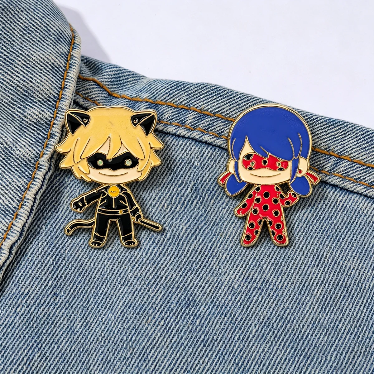 2Pcs/Set Anime Cartoon Character Enamel Brooch Cute Funny Metal Badge Backpack Lapel Pin Cosplay Jewelry Accessories Fan Gift