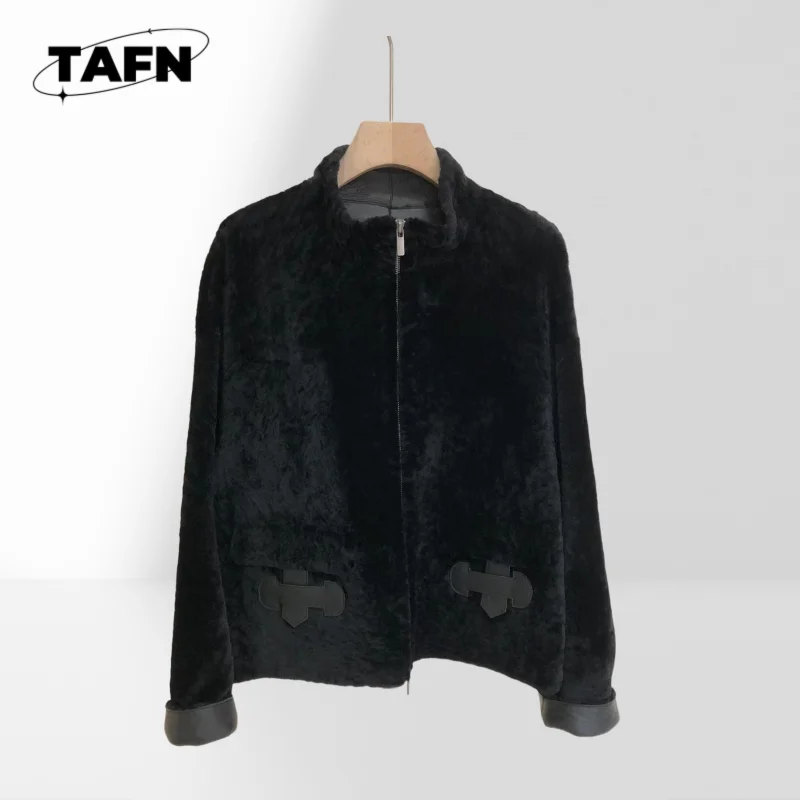 

100% Wool Comfortable Down Vest for Women for Cold Weather Fashion Outdoor Friendly Women's Puffer Vest for Every Season AJ1307