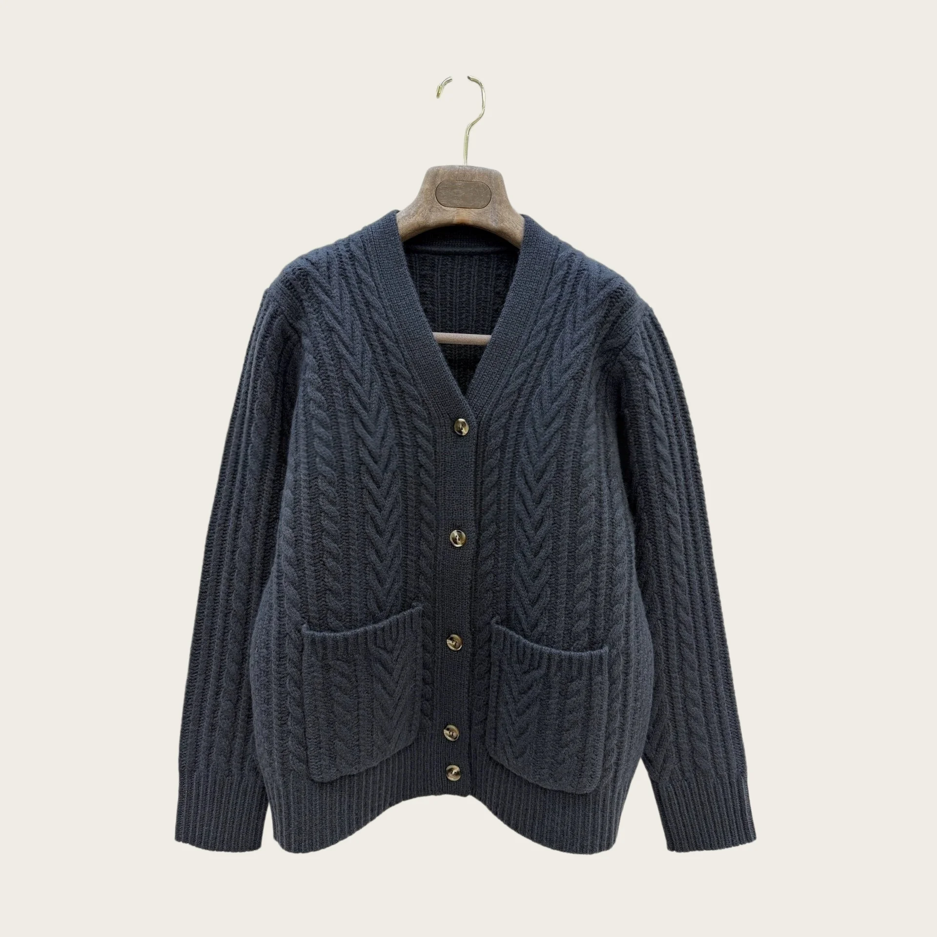 2026 Autumn Winter New Vintage Gold Button Loose Knit Outerwear