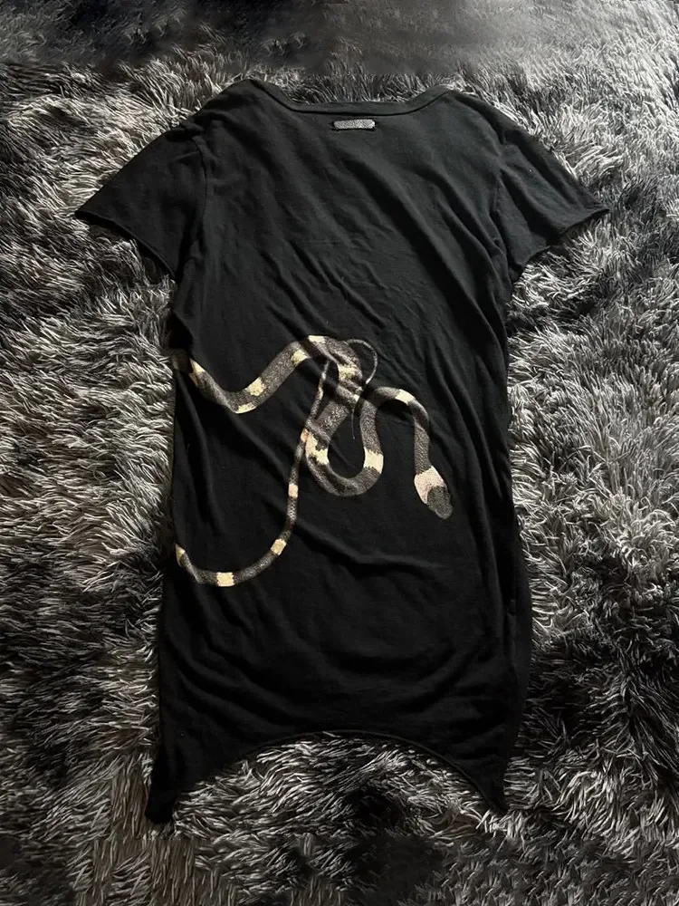 

IfSixWasNine Super Rare Printed 3D Snake V-Neck Asymmetrical Short Sleeve T-Shirt