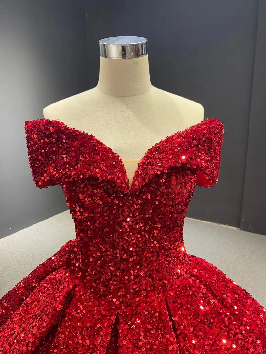 Red Puffy Quinceanera abiti Ball Gown Off The Shoulder Seuqins Sparkle Mexican Sweet 16 abiti 15 Anos