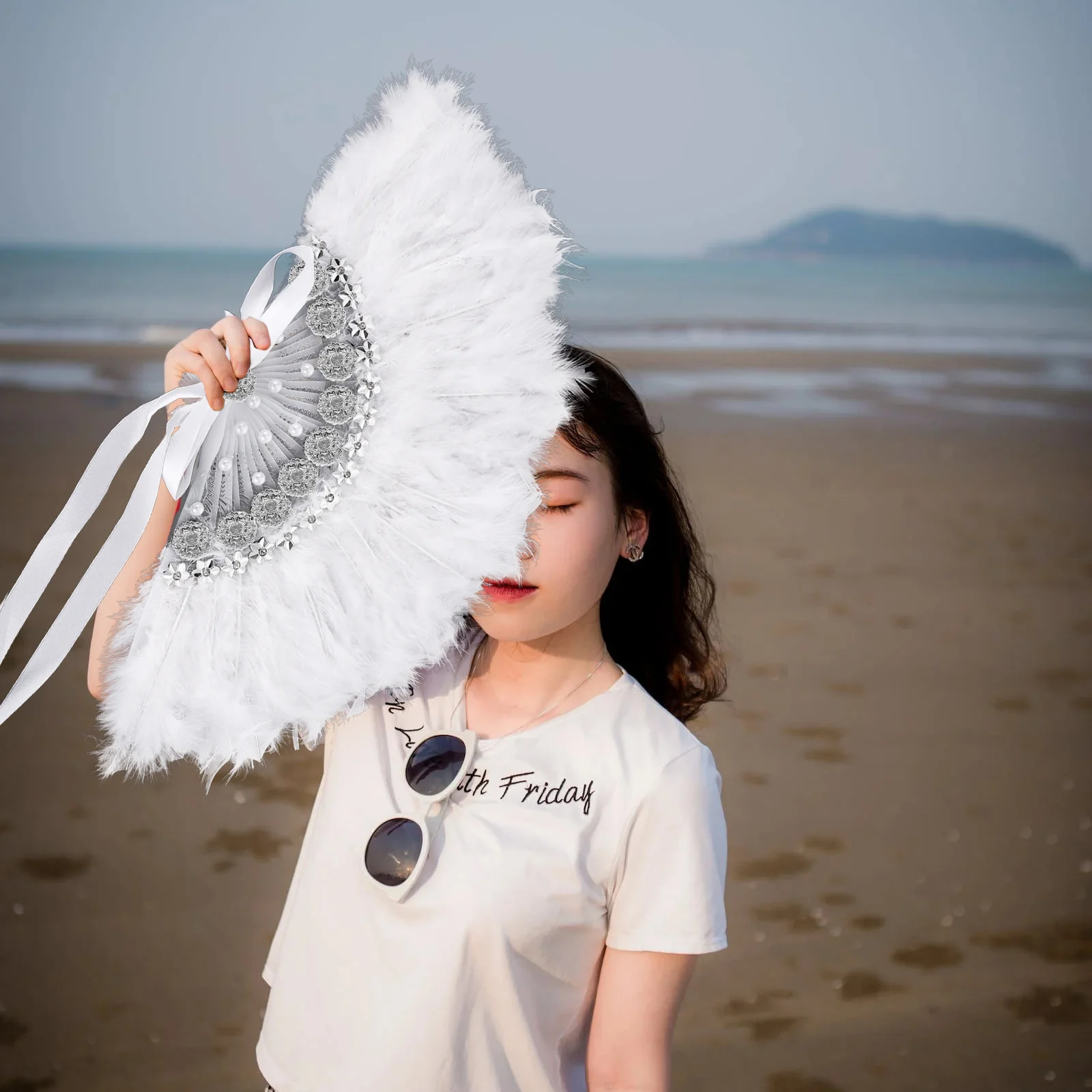 

Elegant Bridal Rhinestone Fan Handmade Plume Wedding Prop for Women Party Decoration Stage Performance Fan Unforgettable