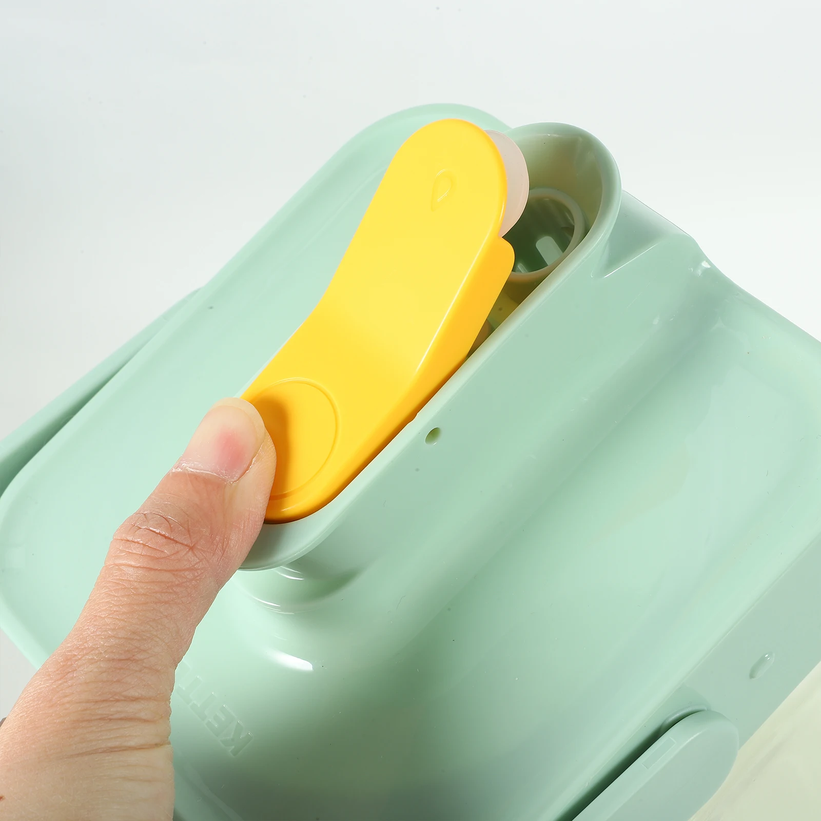 

Cold Kettle Faucet Large Capacity Plastic Drink Dispenser for Fridge Beverages Juices Storage Container Tea Jug Milk Dispenser