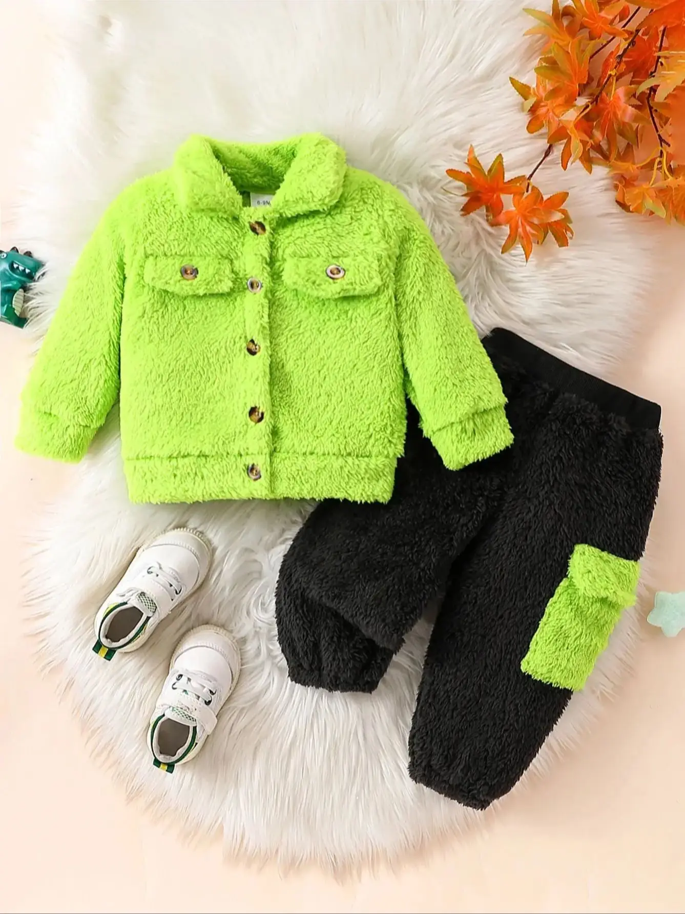 2-teiliges Plüsch-Set für Babys mit warmem Kragen, langärmeliger Jacke und Hose, modische Herbst-Winter-Kleidung für Kleinkinder – Detail 2