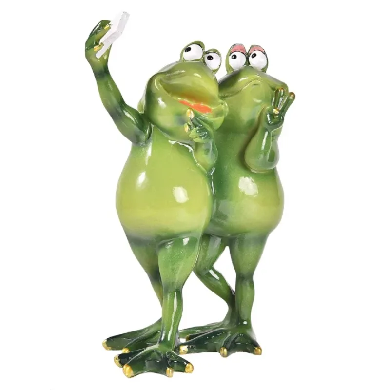 

Two Green Frog Snap Take Selfie Figurine Decorative Frog Statue for Gift Home Office Desk Garden Decor Ornament Resin Funny