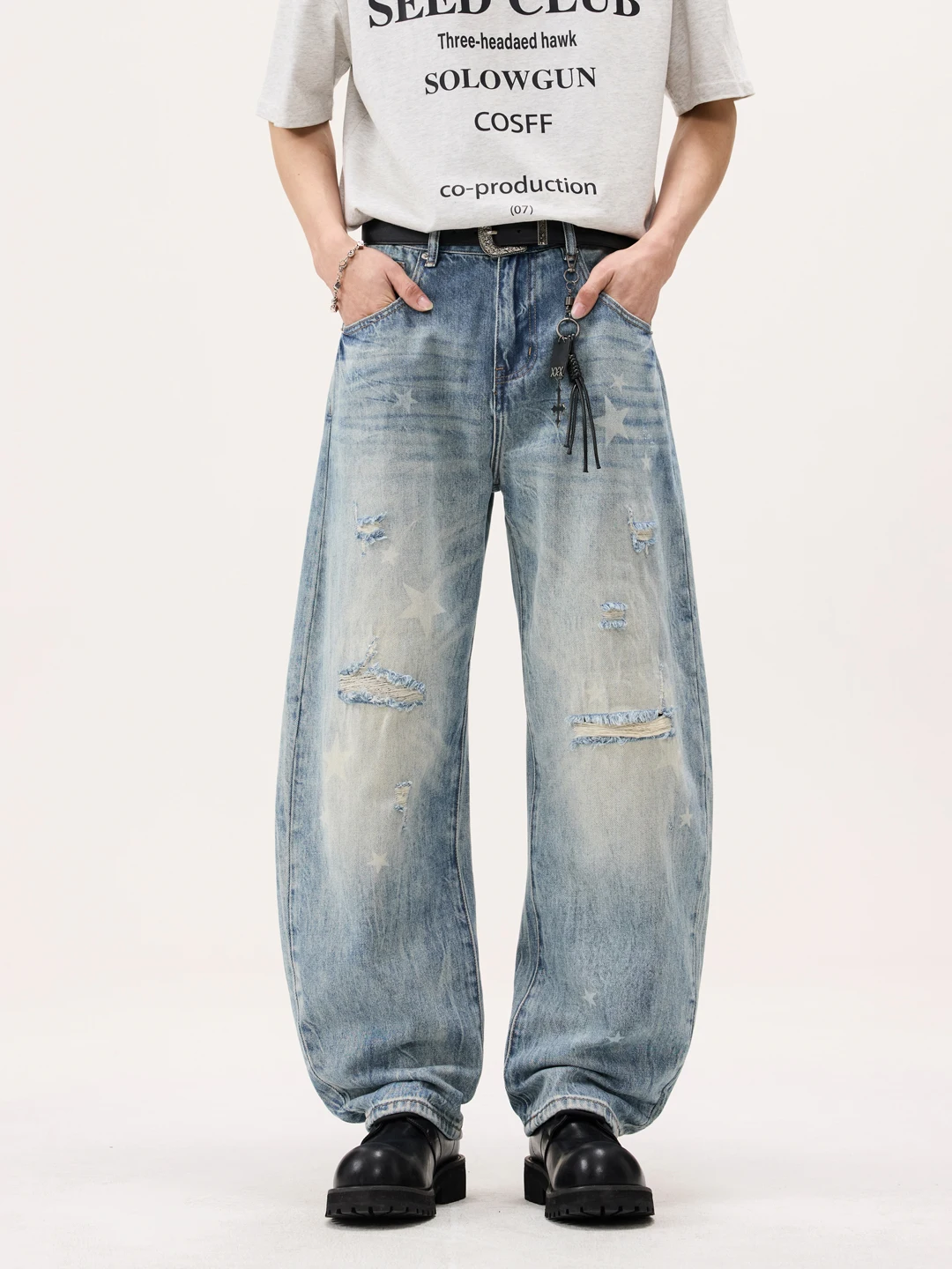 

Мужские джинсы в стиле ретро, американского кроя, свободные, широкие штанины, повседневные, с принтом Thunderbolt, пэчворк, рваные, из денима, со средней посадкой, для весеннего сезона