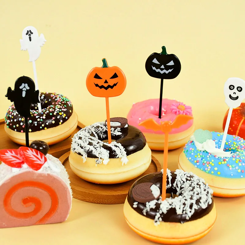 Halloween Fruit Fork Creative Sauce Bootle Pumpkin Ghost Plastic Fruit Fork Cake Stick Desserts Forks Halloween Party Cake Decor