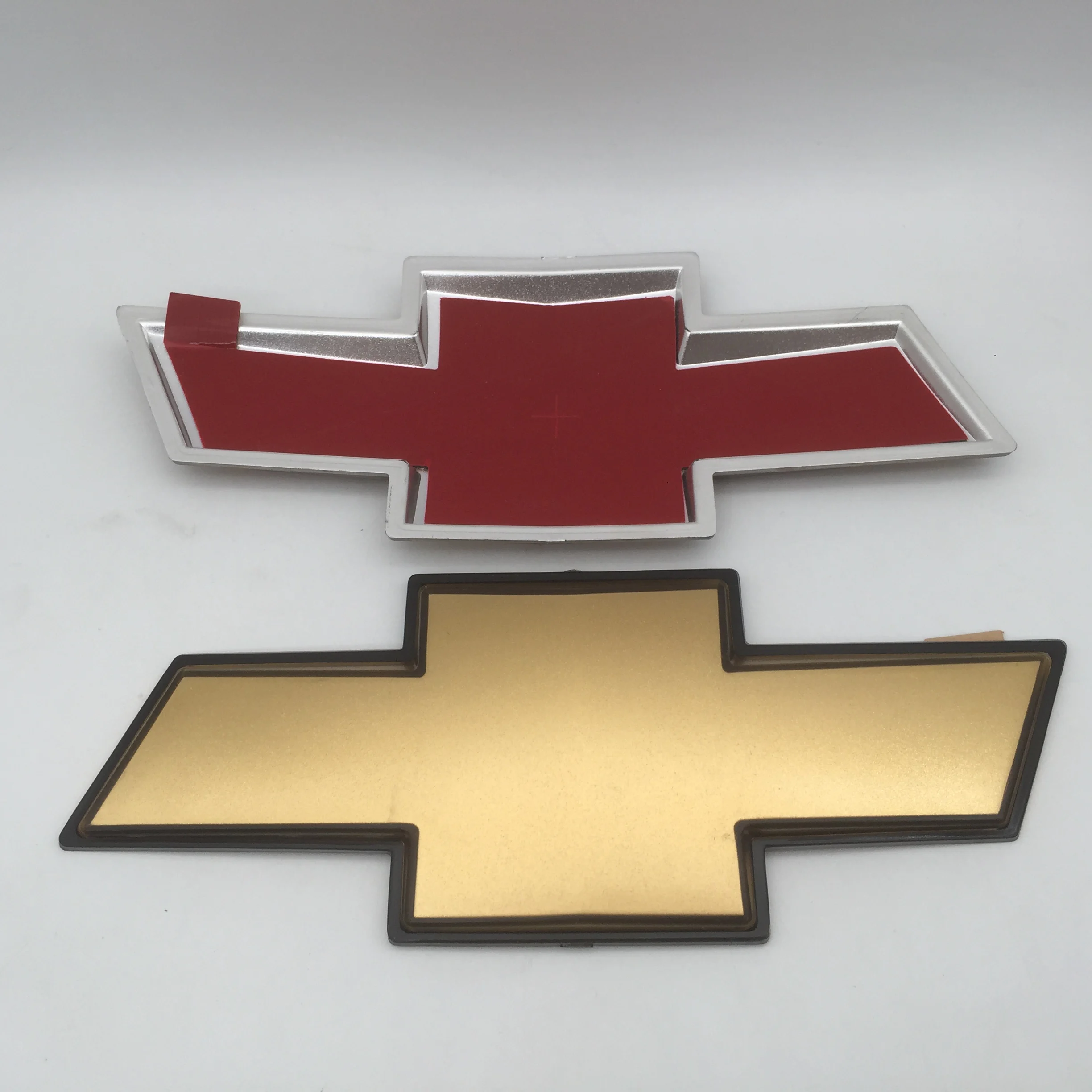 1 قطعة لشروليه 08-10 كابتيفا سبارك أبيكا سيارة الجبهة مصبغة رئيس هود بونيه شعار الخلفية الذيل الوفير الجذع ملصق شارة