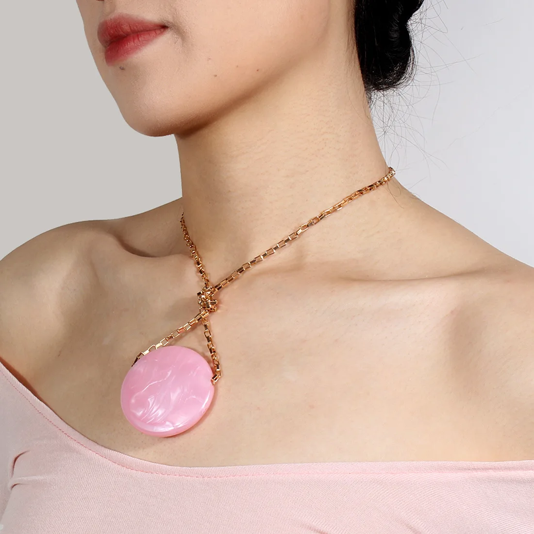 Korean version of temperament resin large round cake necklace, personality cute round pendant Internet celebrity collarbone chai