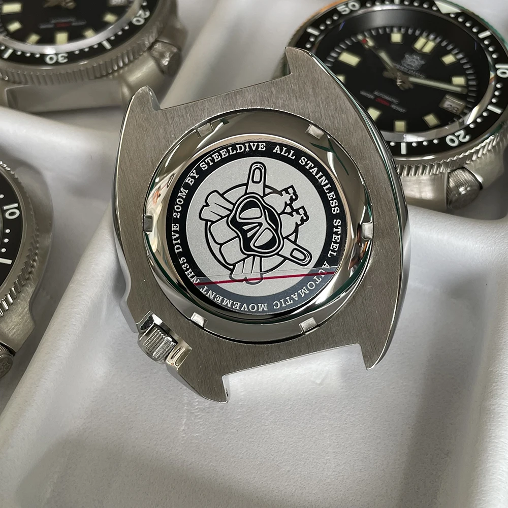 Men's Classic Nylon Strap Dive Watch, Water Resistant