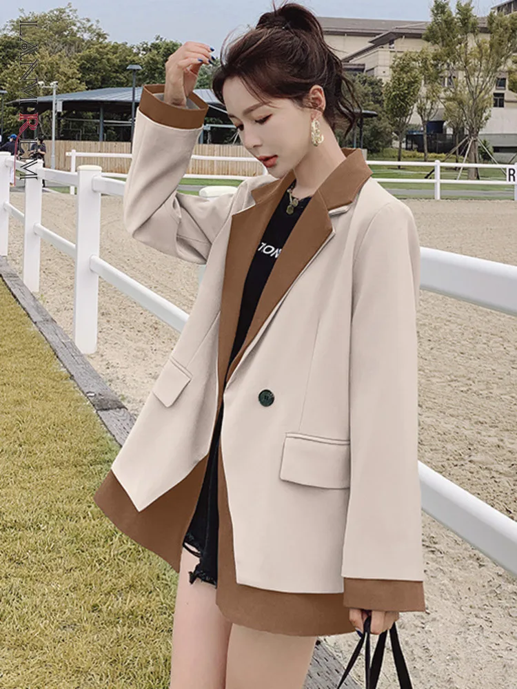 LANMREM Contrast Color Blazers For Women Notched Collar Long Sleeves Irregular Chic Pocket Coat 2024 Autumn New 2DA8381