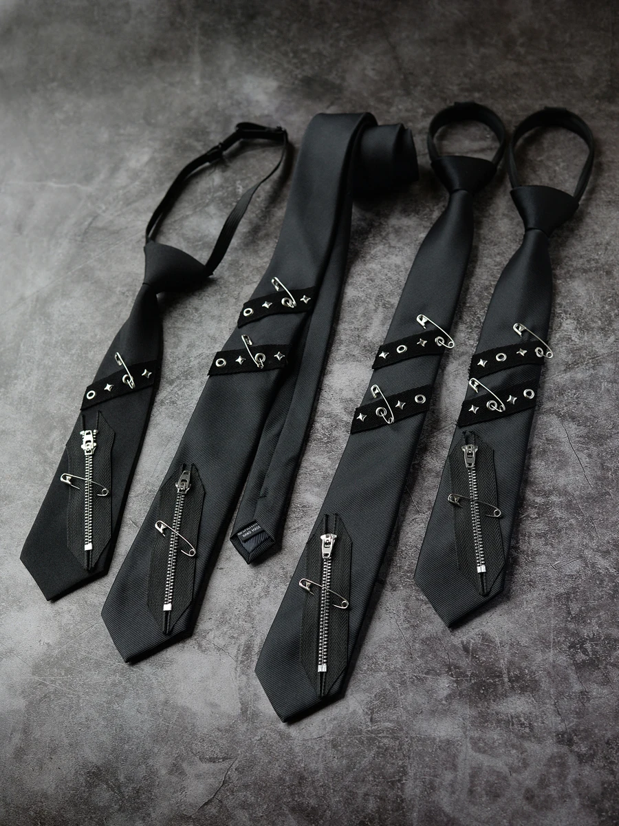gravata-casual-unissex-preta-com-ziper-decorativo-estilo-punk-design-moderno-e-arrojado-tendencia-da-moda-combina-com-tudo