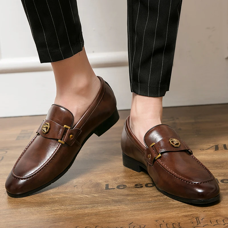 

Men Loafers Solid Color European and American Metal Buckle Decoration Simple and Fashionable Trend British Small Leather Shoes