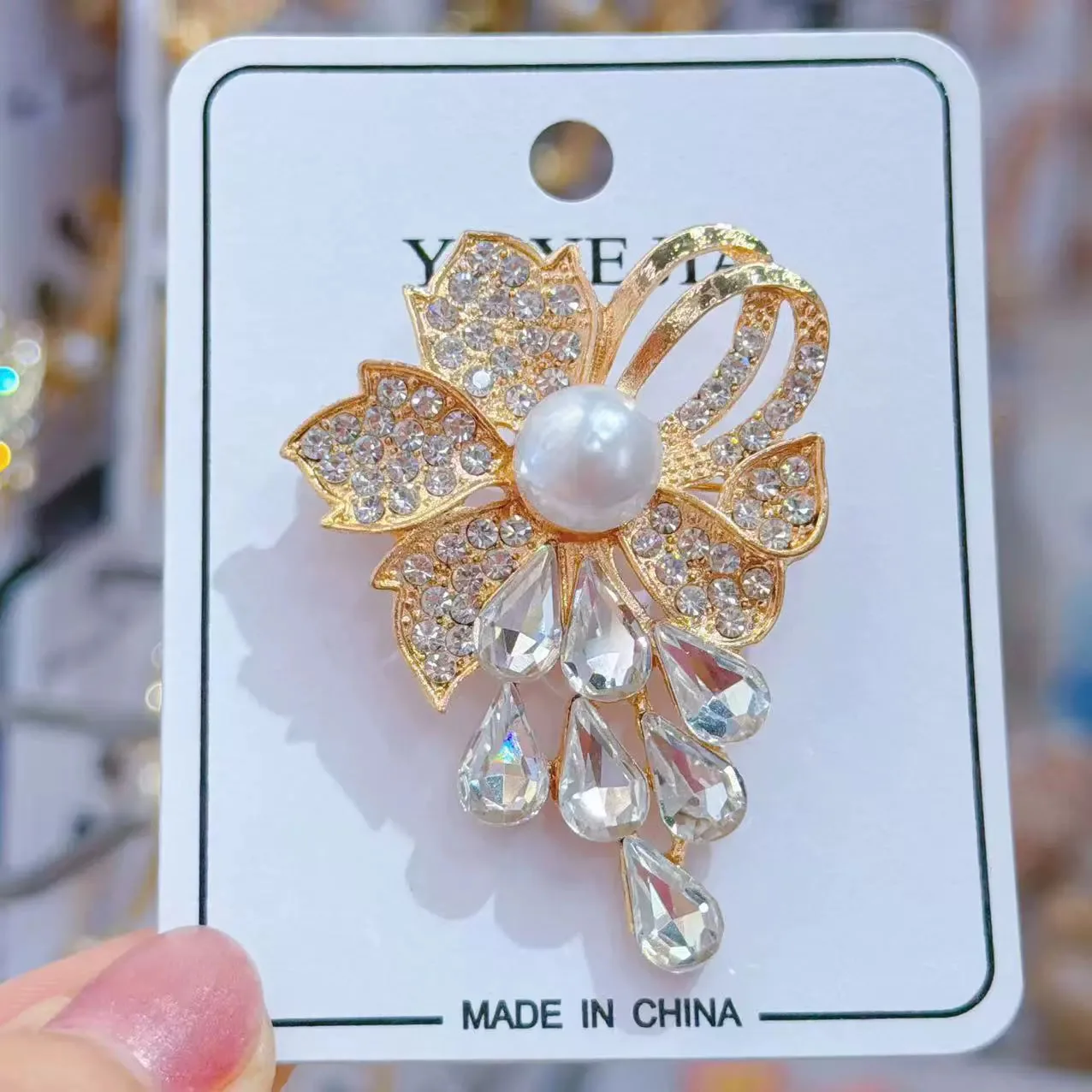 Copper Micro-Set Cubic Zirconia Luxury Flowers Imitation Pearl Brooch Female Suit Accessories Coat Pins Silk Scarf Buckle