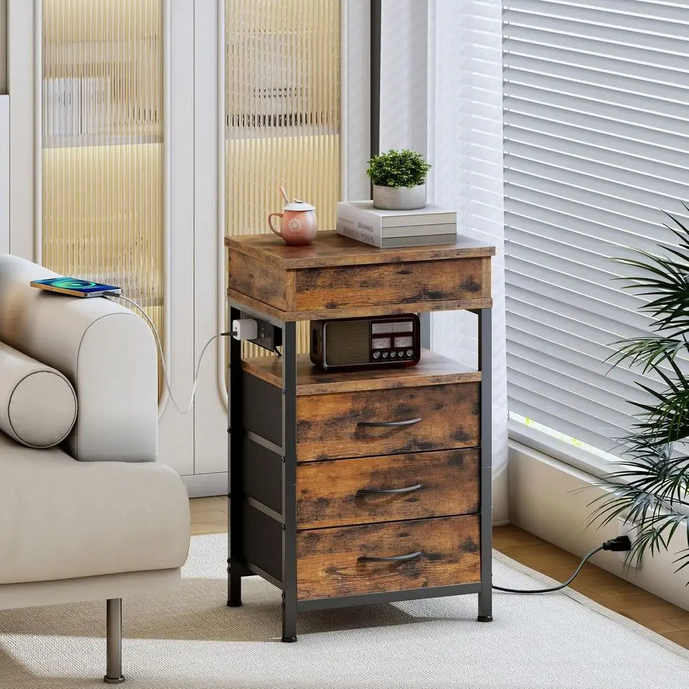 Sure, aqui está o título do produto reescrito:     Farol LED recarregável de alta qualidade com alça ajustável para caminhadas ao ar livre e C