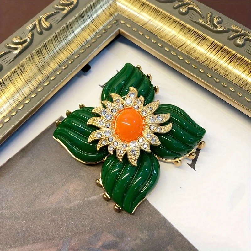 Vintage Green Four-leaf Flower Brooch Antique Vintage Temperament Atmosphere Dress Cheongsam Accessories Corsage