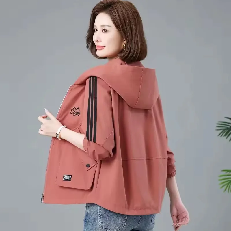 2026 Spring Autumn Korean Casual Coat Women's Windbreaker New Fashion Jacket Mother Hooded Outwear Short Overcoat Ladies