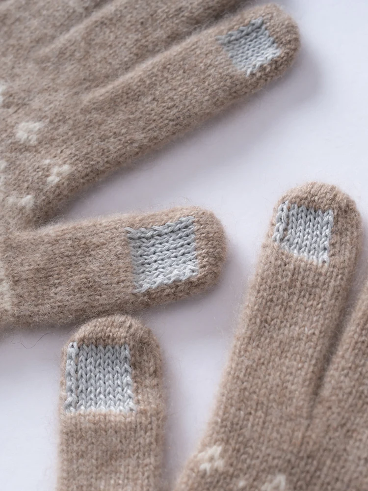 ZYCZCXX A-grade 100% Cashmere Knitted Soft Warm Touch Screen Gloves in Autumn and Winter Stretch Gloves for Men And Women.