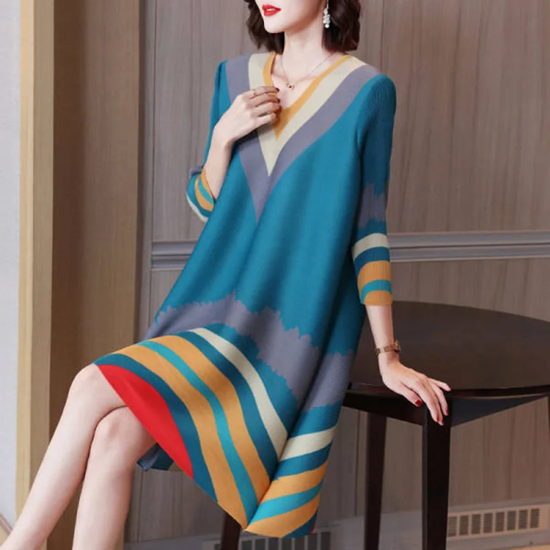 

Elegant V-Neck 3/4 Sleeve Printing Striped Vintage Dress 2022 Autumn New Loose Women's Clothing Oversized Commute Midi Dress