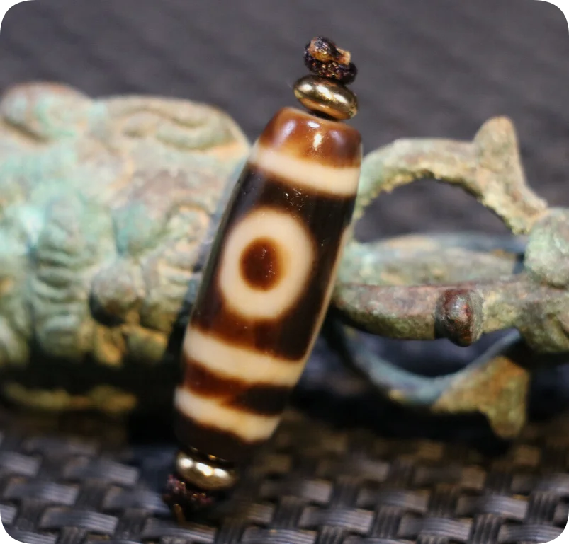 Magic Energy Tibetan Top Old Agate Ivory Color Fold Line 2 Eye dZi Bead Totem 4A