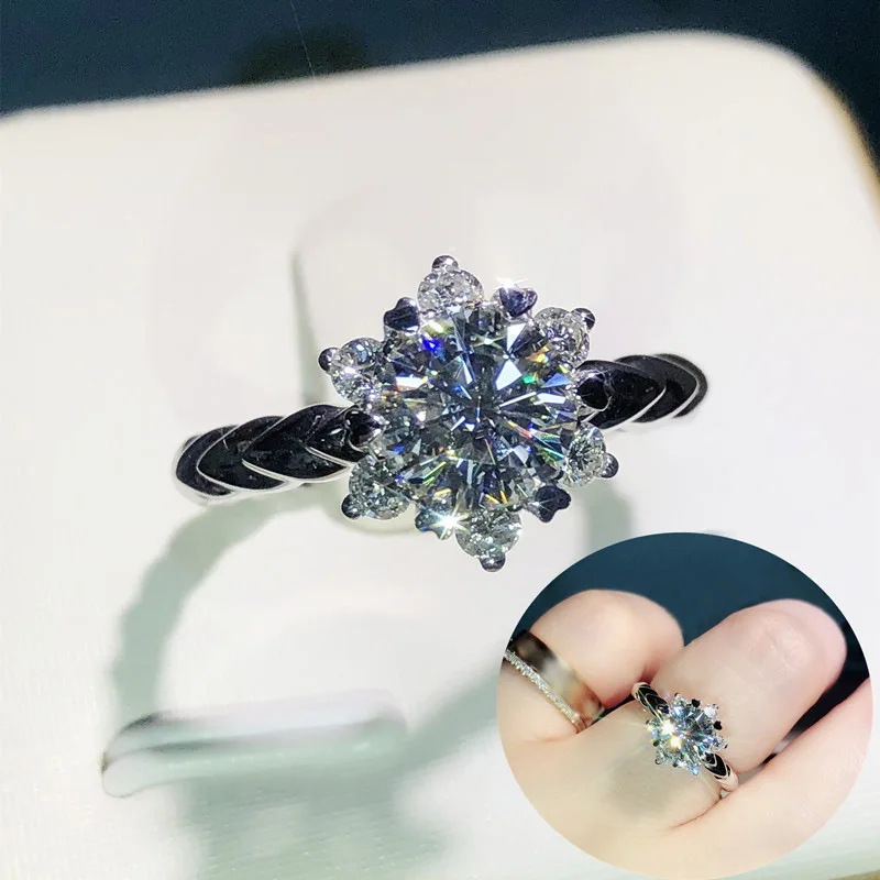 European and American New Design Twist Arm Snowflake Women's Ring Fashion Temperament Flower Proposal Wedding Zircon Accessory