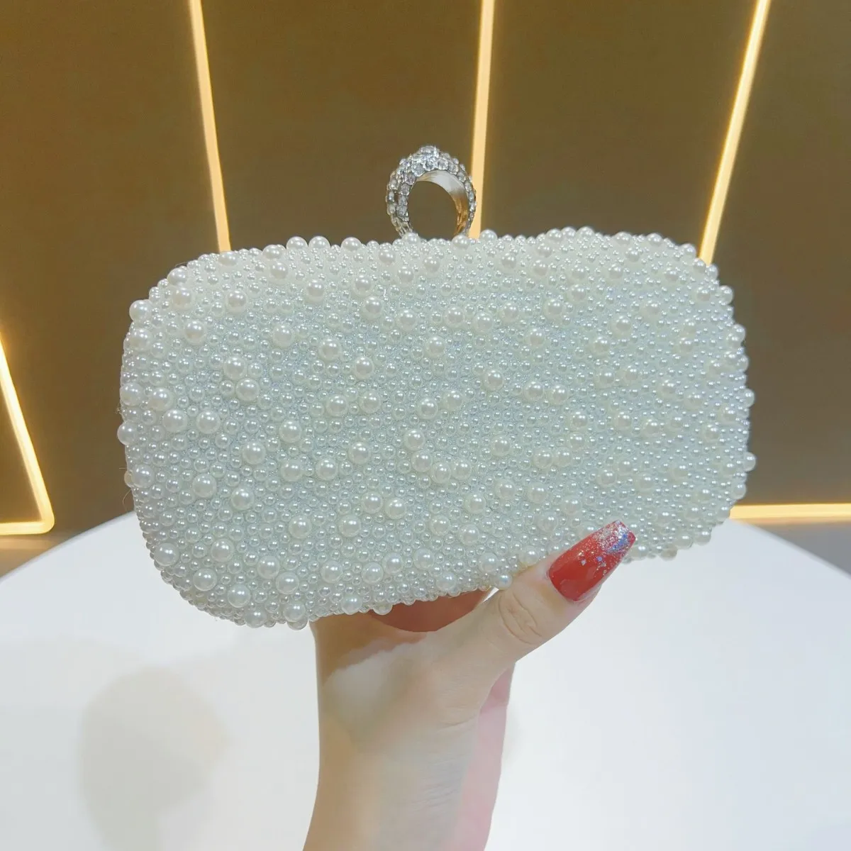 

Simple Pearl Clutch Women’s Cheongsam Handbag Vintage Beaded Rhinestone Evening Bag Elegant Wedding Party Purse for Ladies