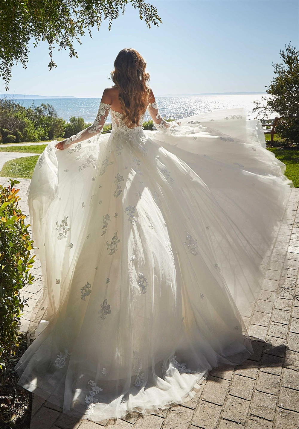 Vestidos de novia elegantes de corte corto de encaje completo con escote corazón con tren desmontable 2 en 1 cultivados nupciales 2025 Rode De Morrie