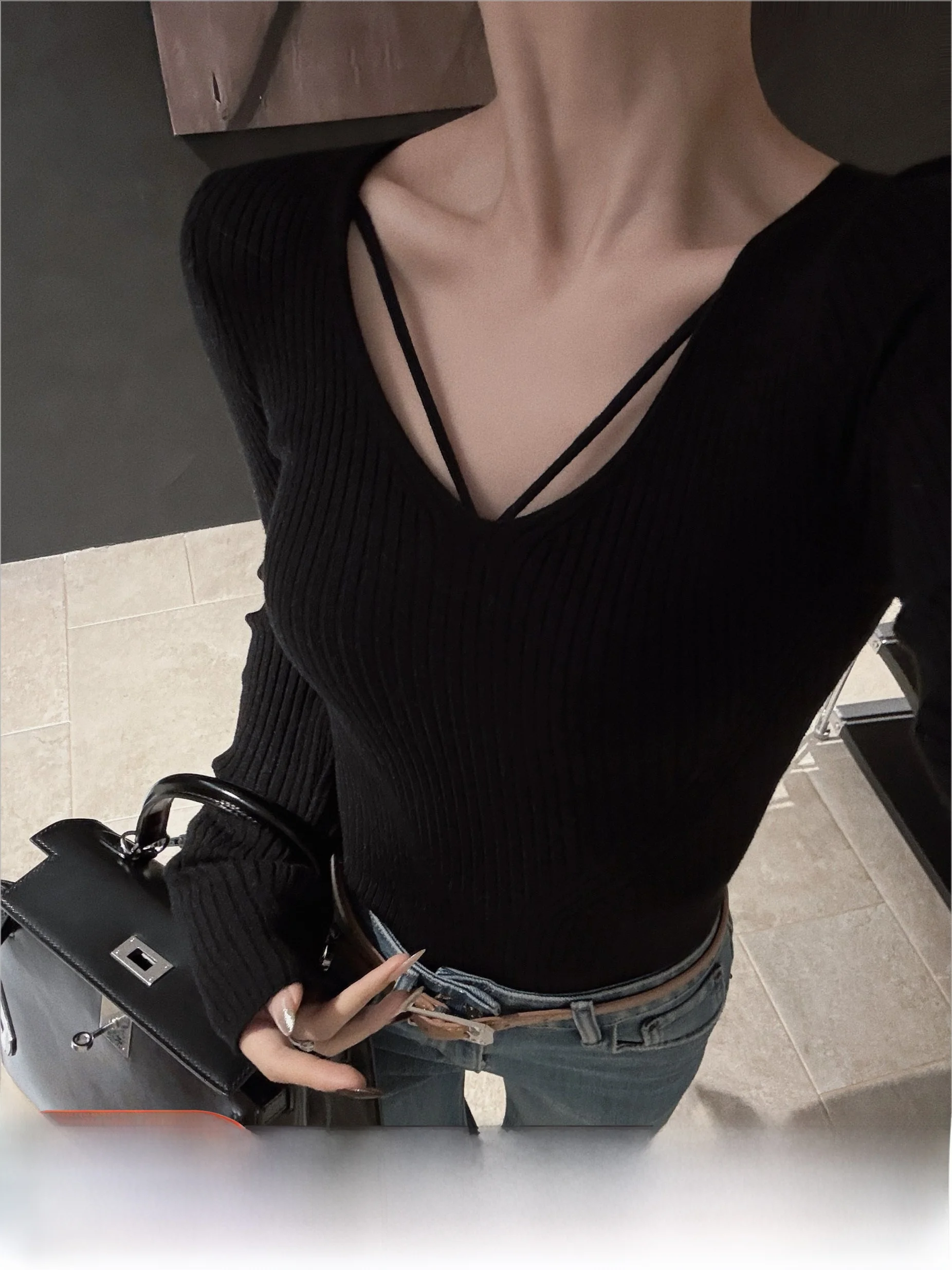 

ChierWan Pure Desire V-ne Knitwear Top Women's Slim Fit Soft Thiened Winter Faion Inner Wear round Ne Elastic