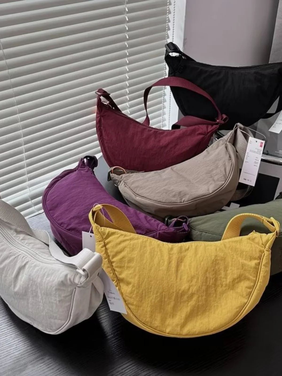 

Lightweight Adjustable Crossbody Shoulder Bag Women's Handbag Dumpling Bag Waterproof Small Purse BANA Female Satchel