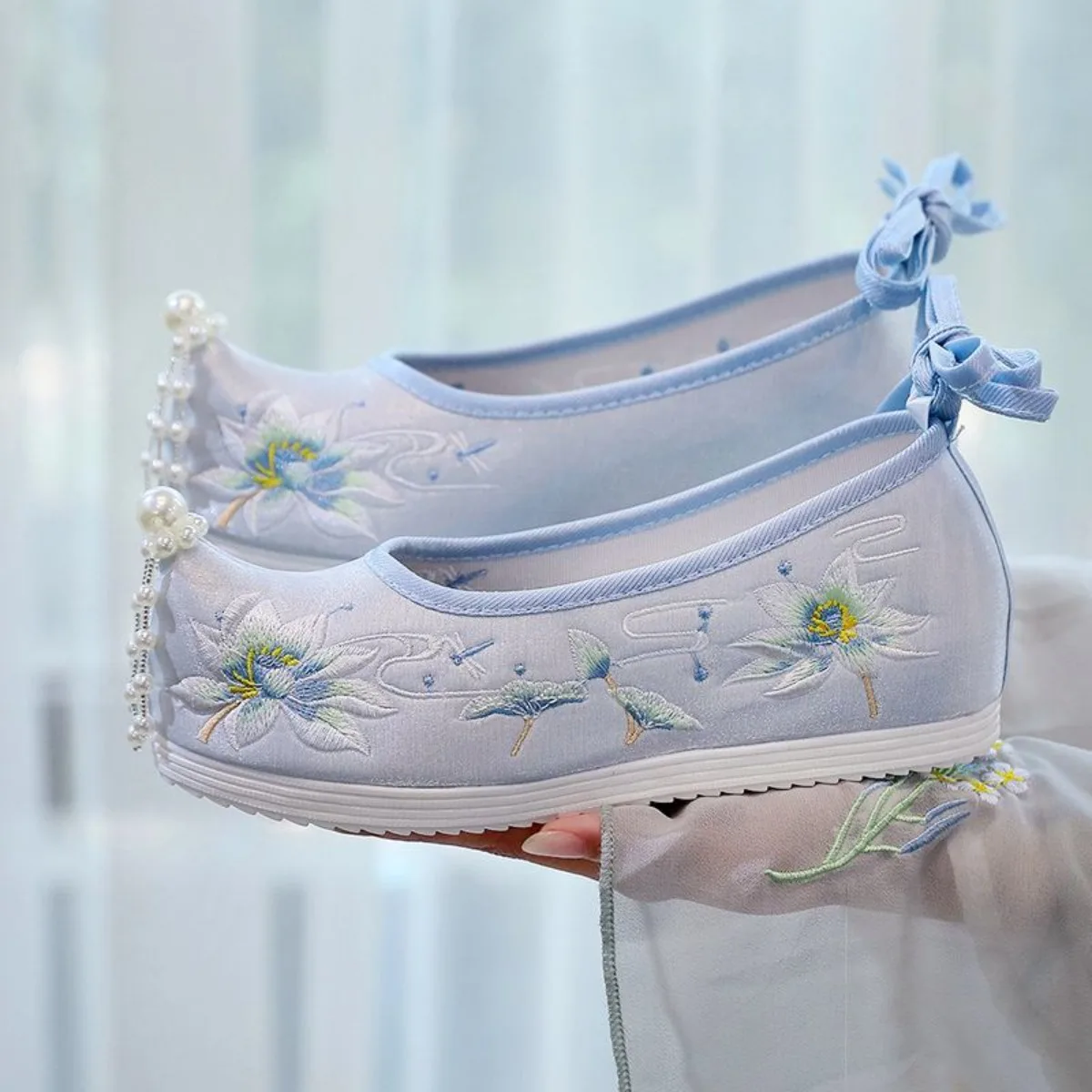 Ancient Style Embroidery Hanfu Shoes Women Height Increase Versatile Chinese Cheongsam Han Element Tea Old Beijing Cloth Shoes