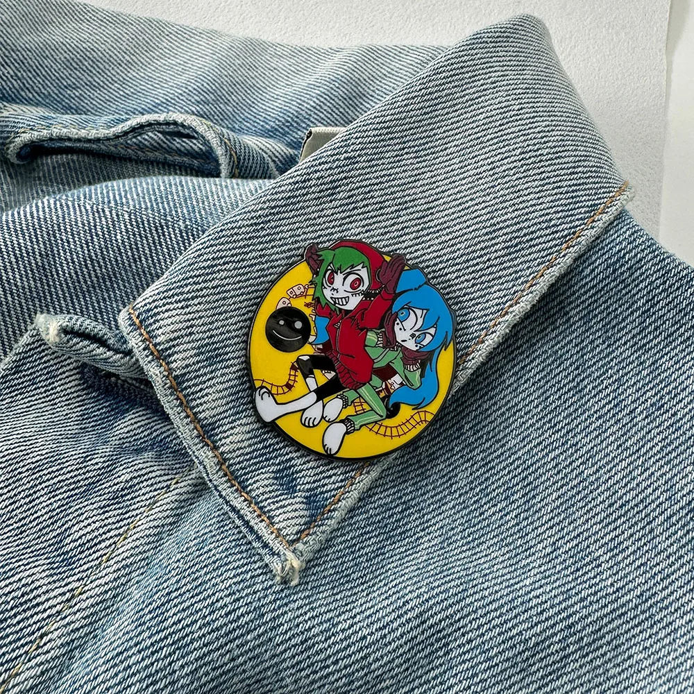 Band-Album-MV-Thema Emaille-Pins mit den Figuren Gumi und der Sängerin, Broschen für Rucksäcke, Hüte, Abzeichen, Accessoires, Fan-Geschenke – Detail 6