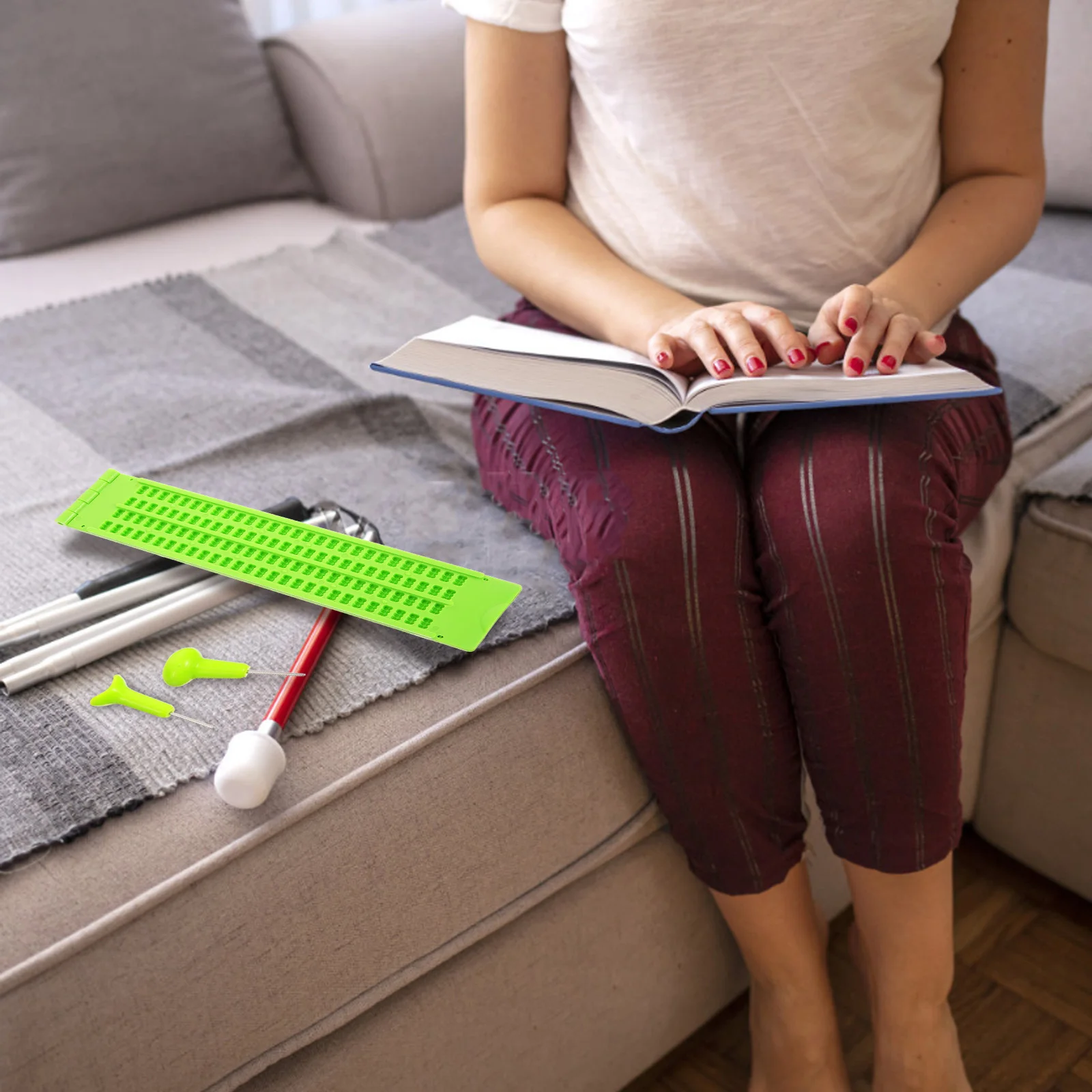 

1Set Braille Writing Plastic Sturdy Reusable Braille Fingerboard Stylus Kit Lightweight Portable Convenient for Blind