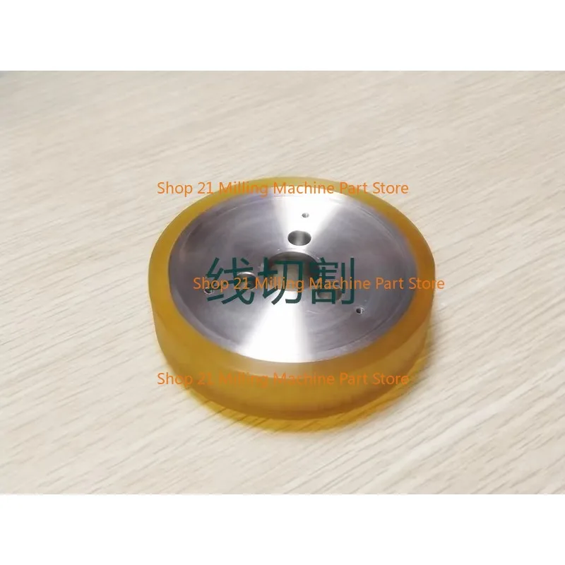 1PC A290-8011-V352는 Fanuc O.P.Q.R.W 시리즈 EDM 와이어 커팅 머신용 F409W 상부 롤러에 적합합니다.