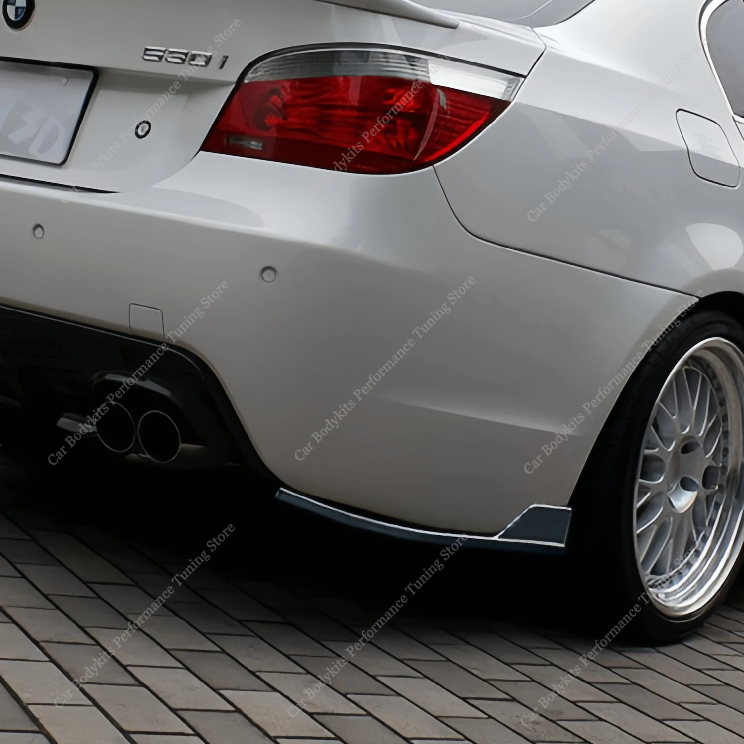 1 Piar ABS Gloss Black Rear Splitter do BMW E60 530i 540i 550i M Sport 2004-2009 Tylny zderzak Dyfuzor Spรณdnice Bodykits Tuning