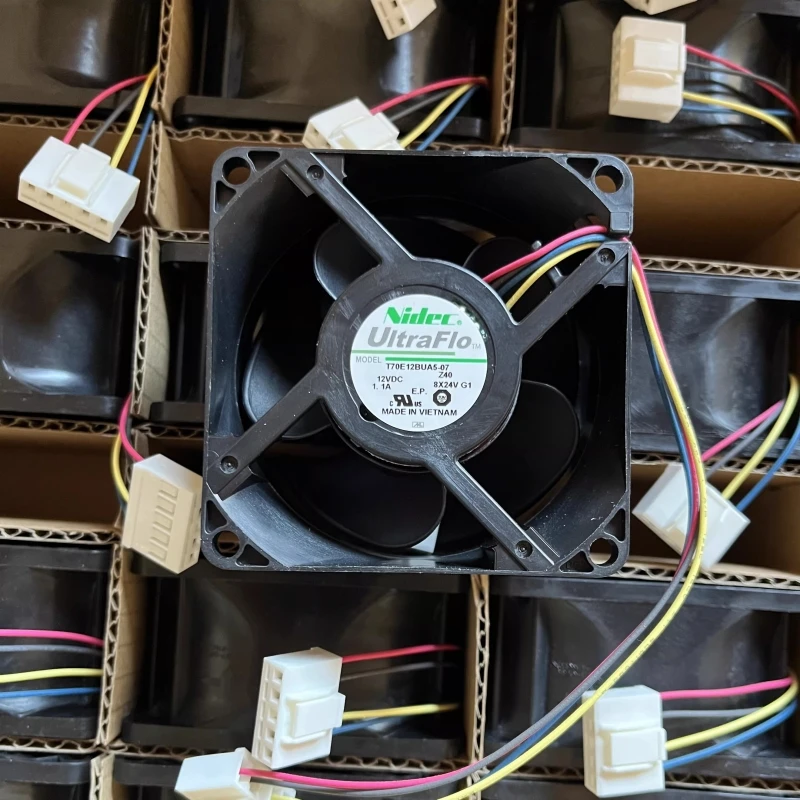 Free shipping, brand new original T70E12BUA5-07 12V 1.1A 7CM 7038 4-wire PWM violent fan