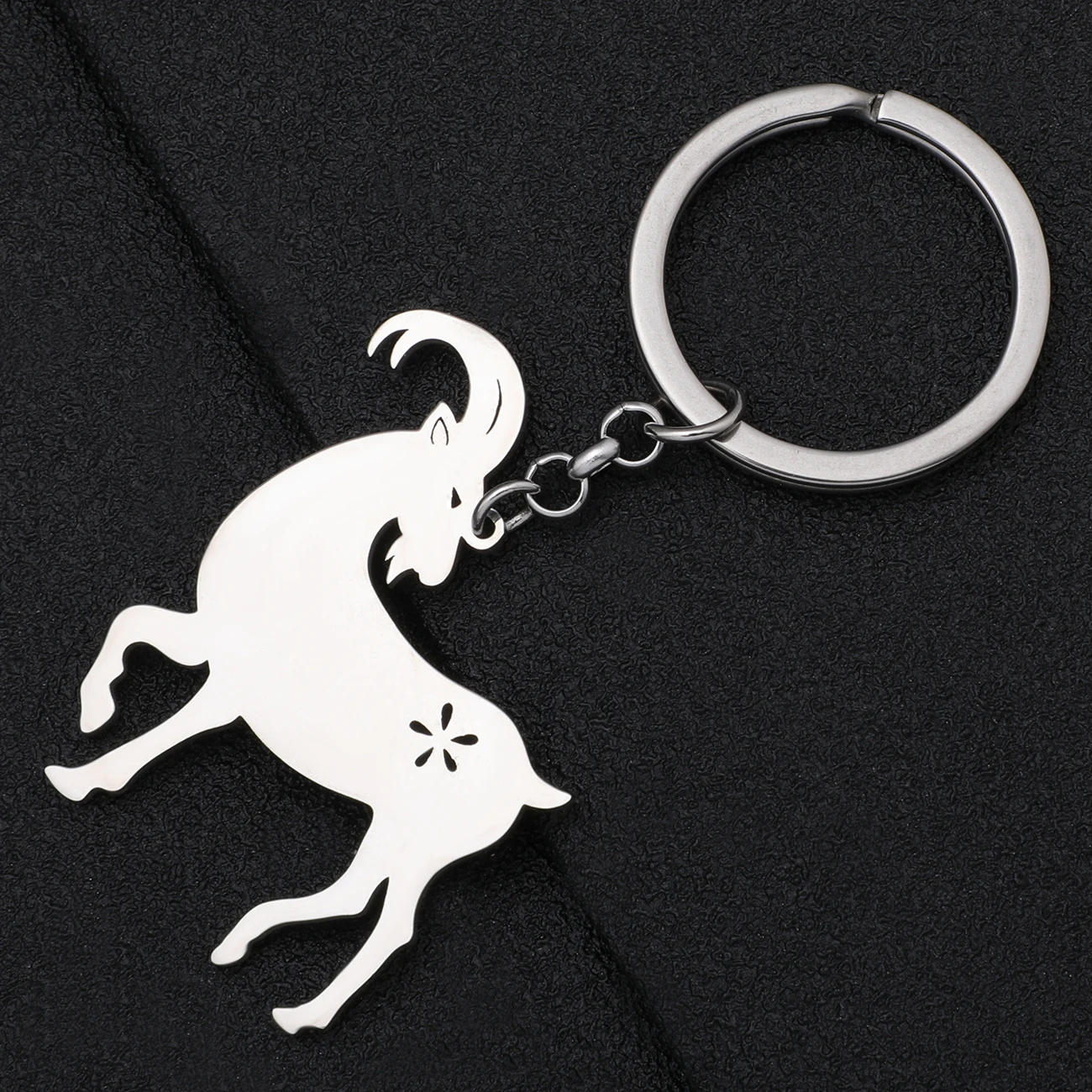 Bonsny Stainless Steel Gold-plated Horn Goat Key Ring Keychains Novelty Animals Key Chains For Women Girls Gifts Bag Car Charms