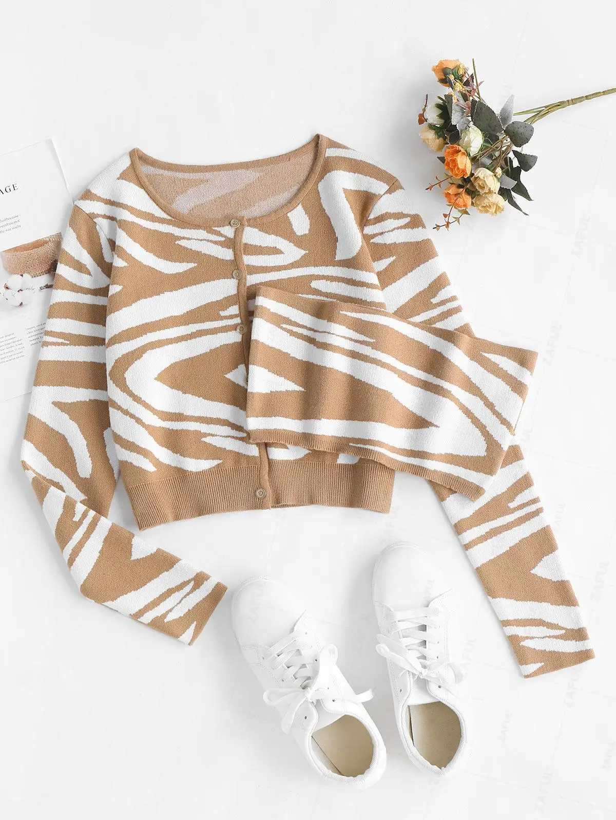 ZAFUL Cropped Zebra Stripes Bandeau Top and Cardigan Set