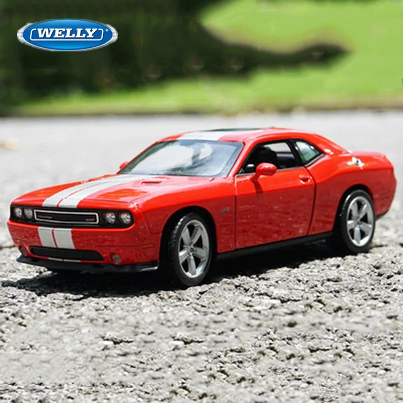 WELLY 1:24 DODGE Challenger SRT 2012 Alloy Sports Car Model Diecast Metal Toy Racing Muscle Car Model Collection Gifts