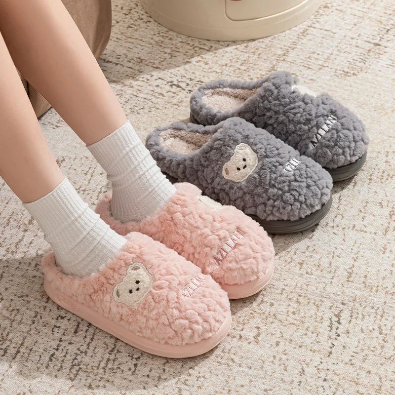 شباشب قطنية نسائية شتوية منزلية جديدة داخلية مضادة للانزلاق سفلية سميكة دافئة ورقيقة للزوجين شباشب شتوية