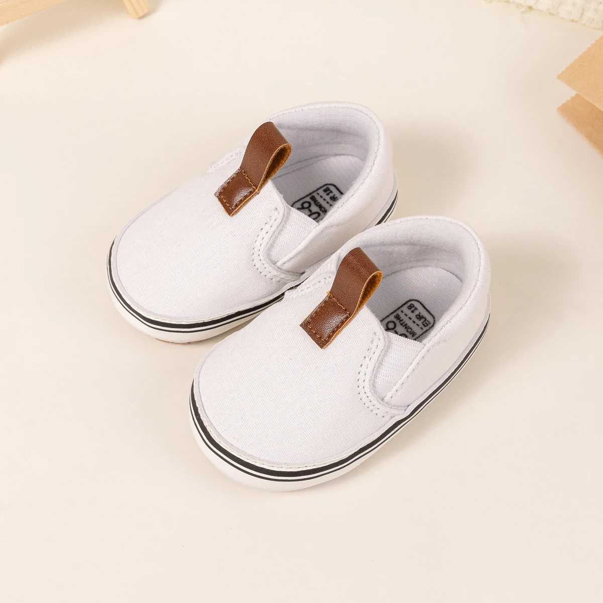 Moda bonito fundo plano deslizamento-em sapatos casuais e macios da criança do bebê primavera/outono nova venda quente crianças deslizamento-em sapatos de lona