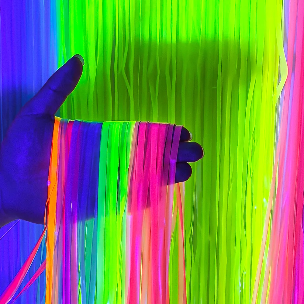 1 x 2M Fluoreszierende Makronen-Regenfalle-Folienvorhänge mit Quasten für Karneval, Party, Bar, Geburtstag, Hochzeit, Dekoration, Hintergrund-Requisiten